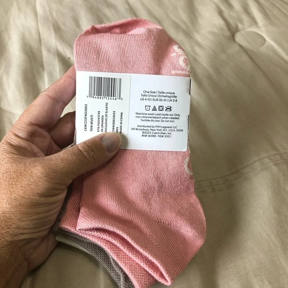 Women’s Calvin Klein no show socks